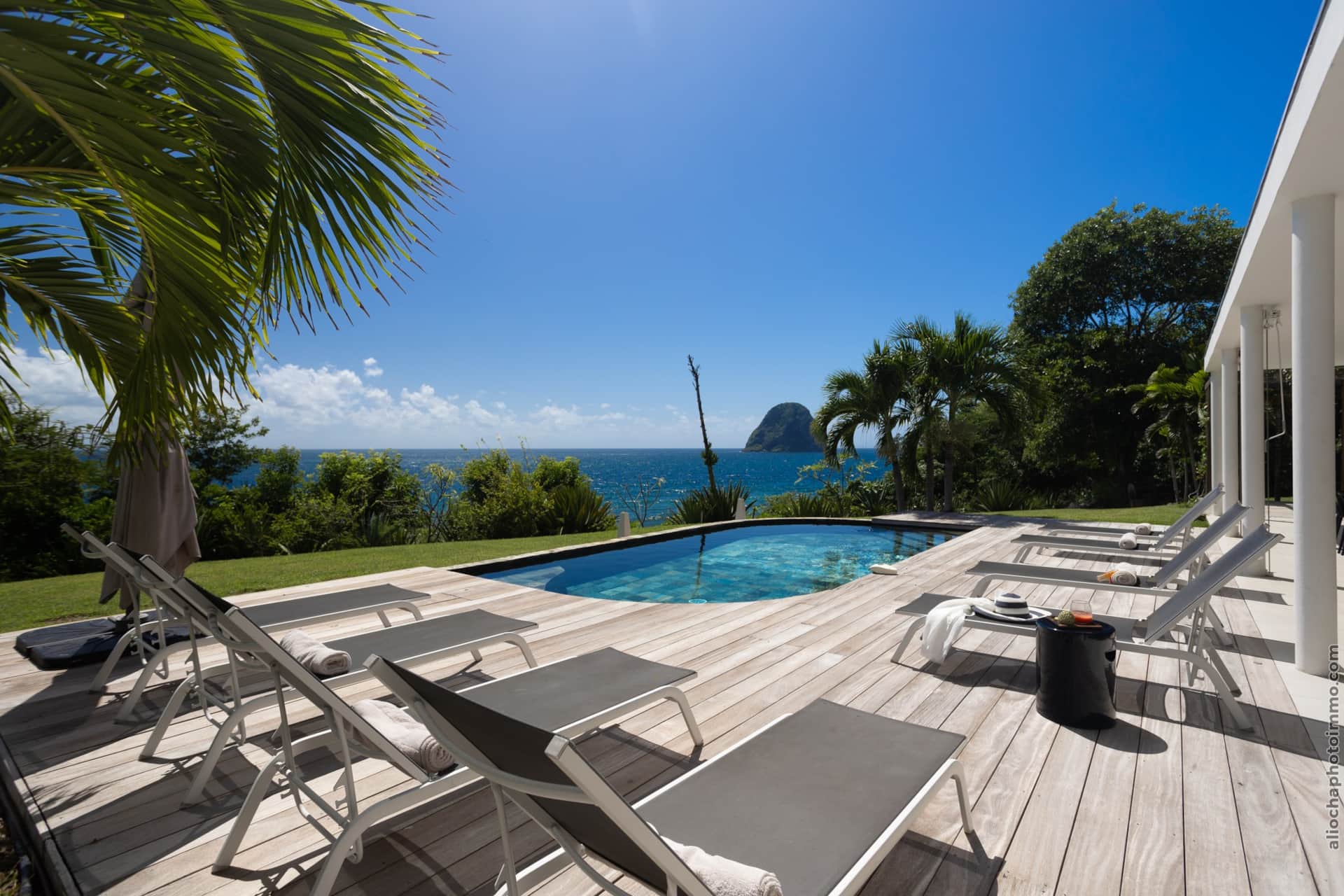 Villa Caribbean Rock View